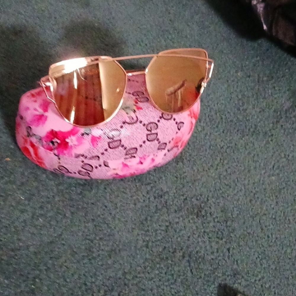 Rose gold mirrored sunglasses